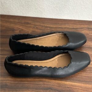 LC Lauren Conrad Black Scalloped Flats